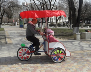 Велорикша Маруся  З1-2М.  Модель выпускается с  2009г. Цена базовой комплектации 44900 рублей